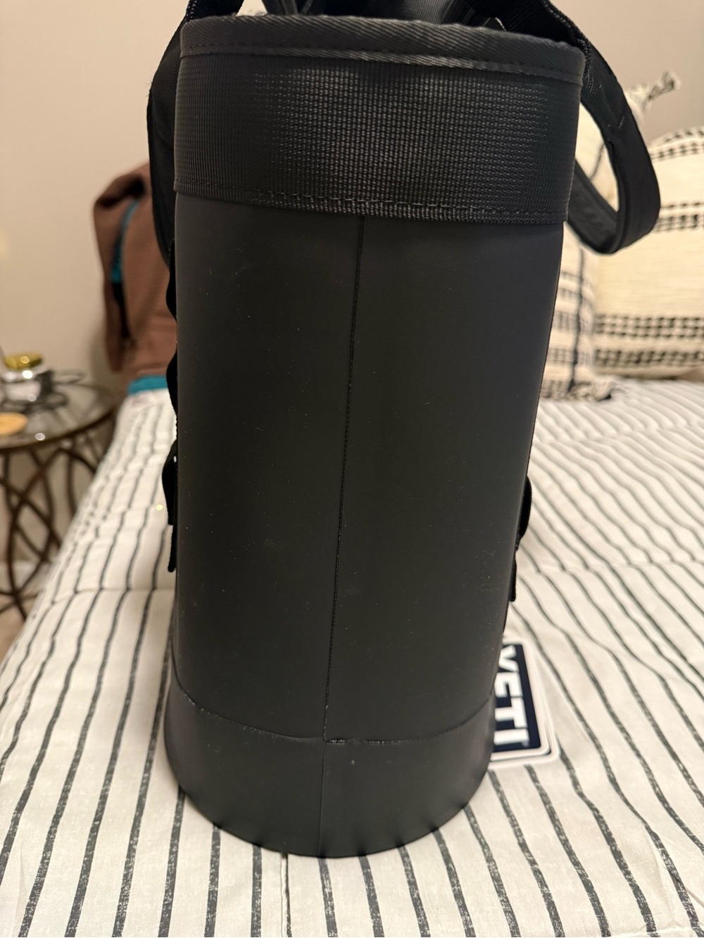 YETI Camino 20 - Black on Black - Picture 3 of 8